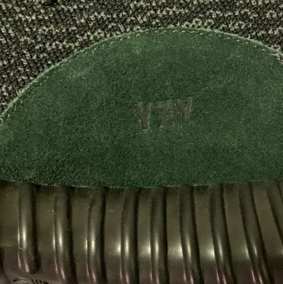 Yeezys 350 size 11 - Picture 3 of 6